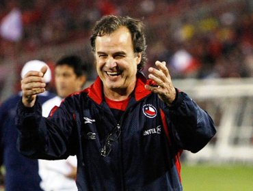 Marcelo Bielsa: "Nunca olvido lo admirable que son para mí la gente que construye Chile todos los días"