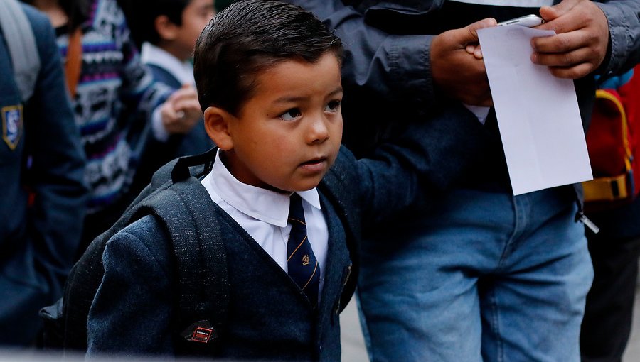 Fotos: Más de 357 mil escolares de la región de Valparaíso regresaron a clases