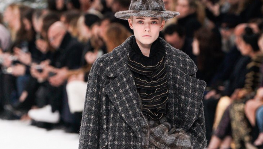 Penélope Cruz encabezó primer desfile de Chanel tras muerte de Karl Lagerfeld