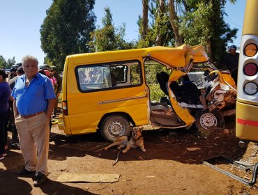 Escolar de 11 años murió tras choque de bus escolar con microbús en Cañete