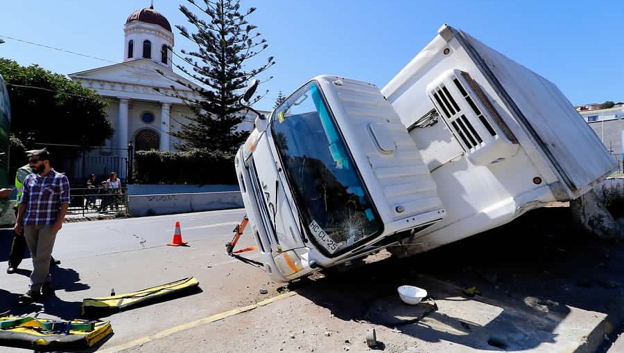 Santos Ossa: Nuevo accidente de tránsito se registró en el ingreso a Valparaíso