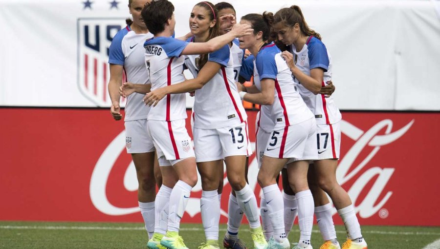 Selección femenina de fútbol de Estados Unidos demandó a su federación por discriminación