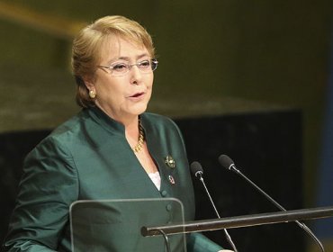 Michelle Bachelet rindió homenaje a mujeres que "han transformado nuestras sociedades"