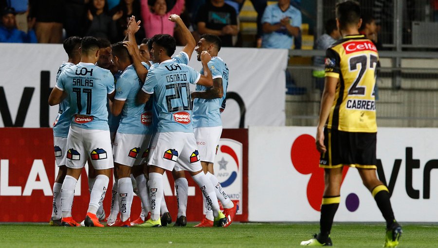 O'Higgins alcanzó la punta del torneo con un golazo desde mitad de cancha