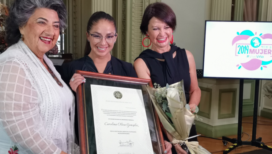 Viña del Mar premió a 15 "Mujeres Destacadas" de la comuna por su aporte en distintos rubros