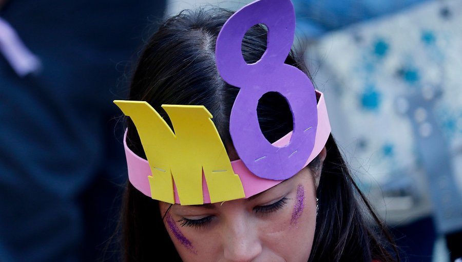 Con incidentes menores finalizó segunda marcha feminista del día en Valparaíso
