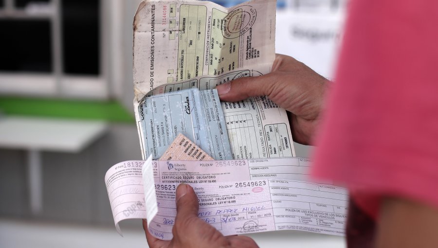 Carabineros detiene a mujer con 1.200 certificados de revisión técnica falsos