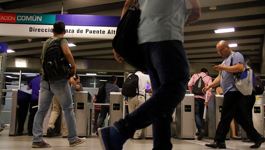 Falla eléctrica en el Metro: Nueve estaciones de la Línea 4 sin servicio