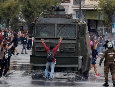 Carabinero fue suspendido tras violenta acción en marcha feminista de Valparaíso