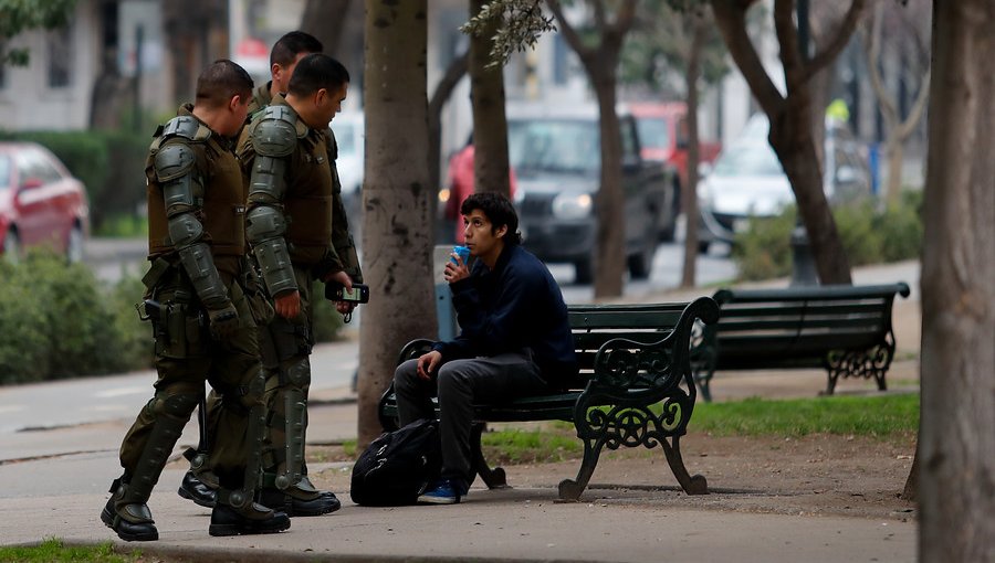 Gobierno pide control preventivo a mayores de 14 años y registro de pertenencias