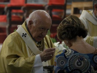 Cardenal Ezzati intentó evadir notificación de demanda contra el Arzobispado de Santiago