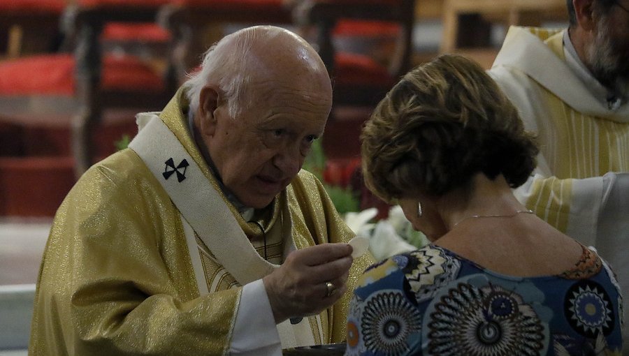 Cardenal Ezzati intentó evadir notificación de demanda contra el Arzobispado de Santiago