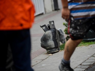 Explosión por gas dejó tres personas graves en la comuna de Lo Prado