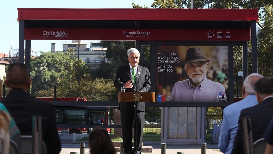 Transantiago pasará a llamarse "Red" y pasaje podrá ser pagado con el teléfono celular