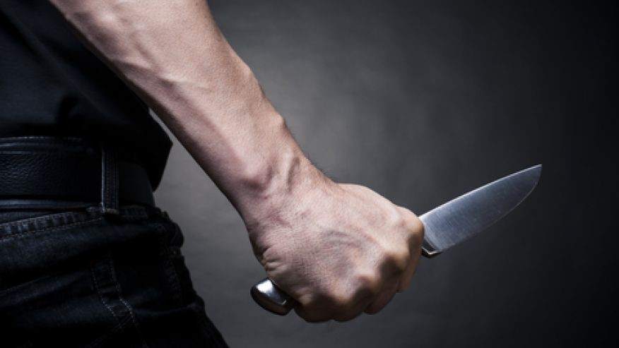 Joven denuncia ataque lesbofóbico en Santiago: Le marcaron una esvástica en el brazo