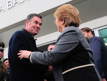 Ossandón cuestionó al Gobierno por reiteradas críticas a Bachelet y aseguró que la gente "no siente" los "tiempos mejores"