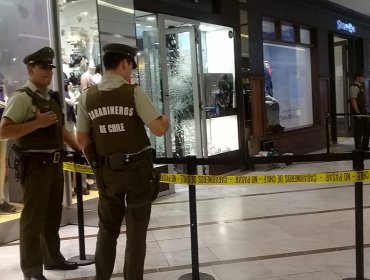 Cinco sujetos realizaron millonario robo en tienda de lujo de Quilicura