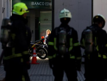 Presencia de humo en edificio de calle 15 Norte moviliza a Bomberos de Viña del Mar