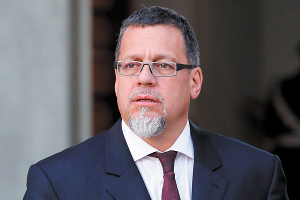 Senador Lagos Weber cree que control preventivo es ineficaz y discriminatorio