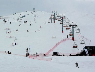 Contaminación impacta a la nieve de la cordillera de Los Andes y reduce su duración