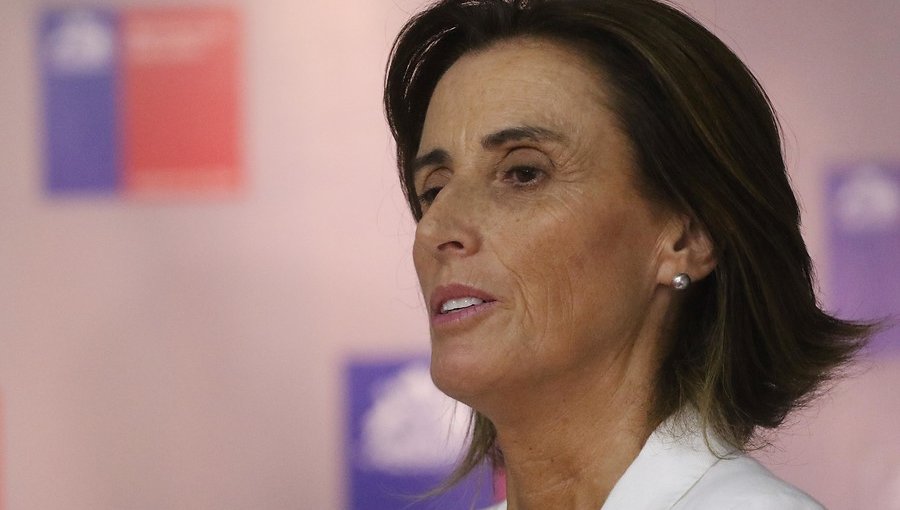 Cerro Navia: Acusan a ministra de Educación de no pagar deuda de $10.900 millones