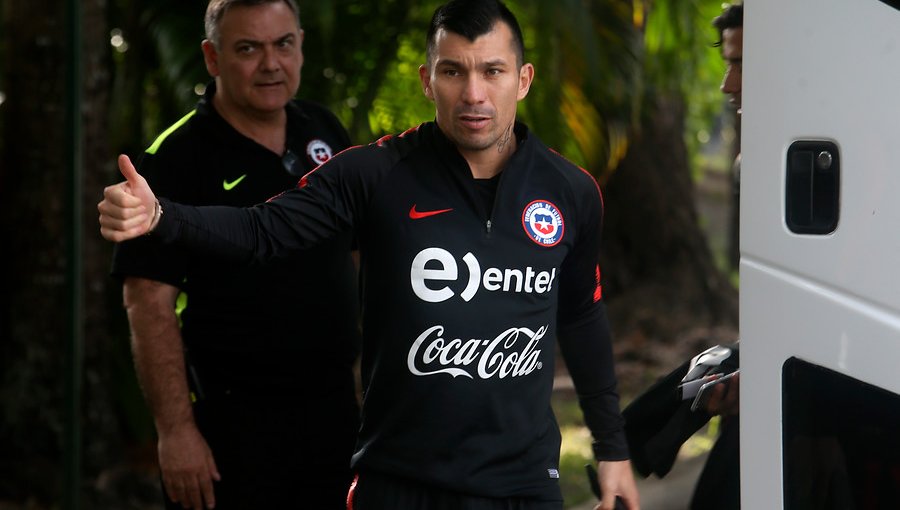 Gary Medel ya se encuentra en Estados Unidos para unirse a los trabajos de la Roja