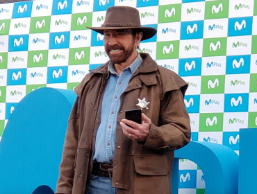 Chuck Norris paralizó el centro de Santiago con grabación de comercial