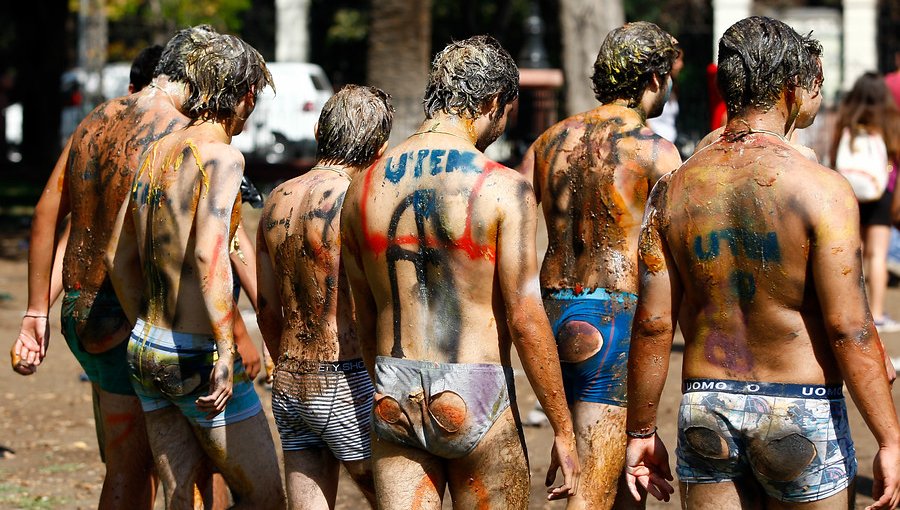 Federación de Estudiantes de la Universidad Arturo Prat acuerda terminar con el mechoneo