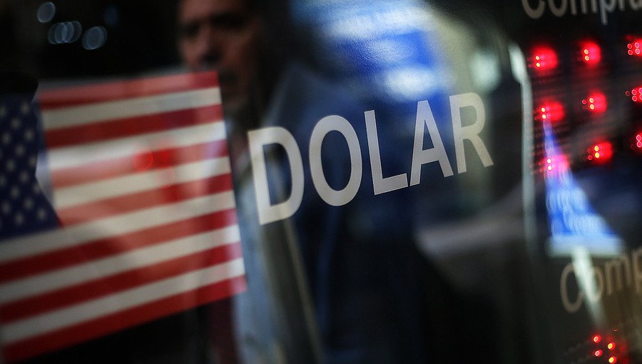 El dólar cortó la tendencia a la baja y registró una leve alza este miércoles