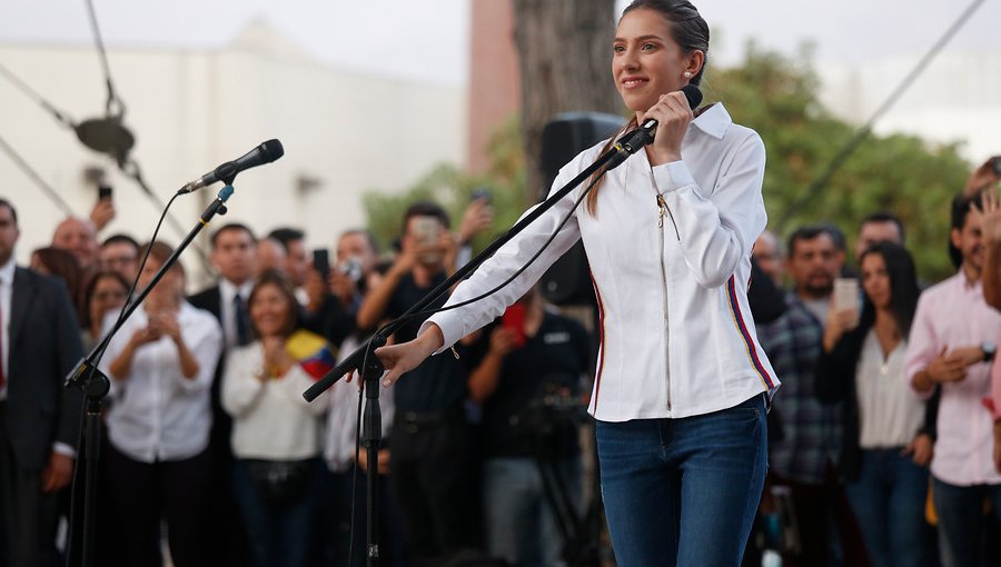Fabiana Rosales se reunió con cientos de venezolanos en Parque Bustamante