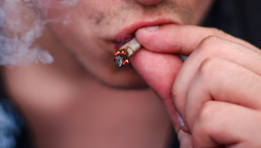 Sename reveló que 3.801 niños bajo sistema de protección consumen alcohol y/o drogas