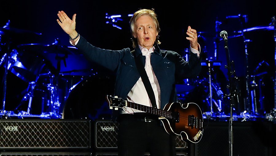 El incómodo momento que vivió el presidente Piñera durante show de Paul McCartney