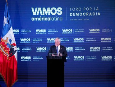 Foro por la democracia: Piñera llamó "contrarrestar" las ideas del socialismo del siglo XXI