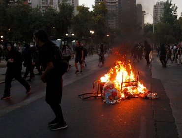 Manifestación contra Jair Bolsonaro en Santiago terminó en incidentes
