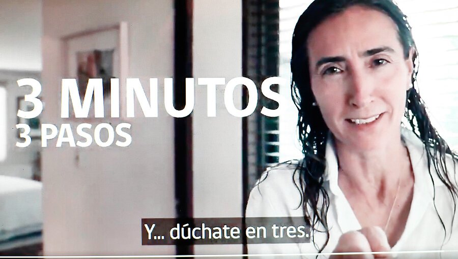Día Mundial del Agua: Ministra Schmidt llamó a ducharse en sólo tres minutos