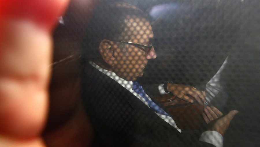 Embargan a Fuente-Alba $1.200 millones: 3 departamentos, 1 parcela y 1 Porsche