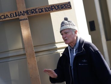 "Uso arbitrario de la liturgia": Iglesia sancionó a sacerdote Mariano Puga por el modo en que realiza la misa
