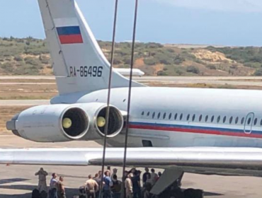 Dos aviones con un centenar de militares rusos aterrizaron en Venezuela