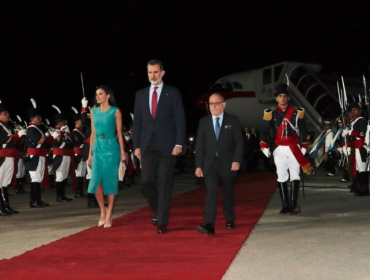 El gran bochorno que vivieron los Reyes de España a su llegada a Argentina