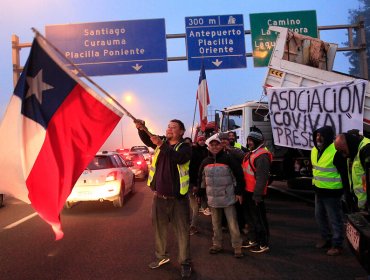 Camioneros bloquearon parcialmente la ruta 68 por "disminución de empleos" en Valparaíso