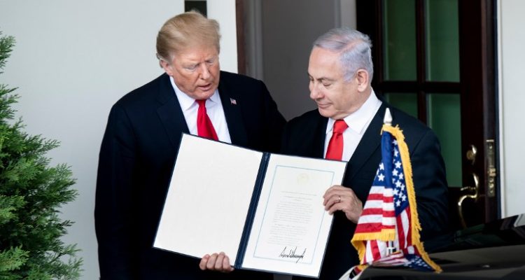 Donald Trump firmó decreto que reconoce soberanía de Israel sobre los Altos del Golán