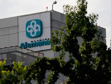 Incautan computadores desde la Clínica Alemana por muerte de bebés prematuros