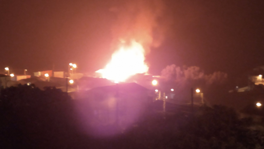 Adulto mayor falleció en incendio que consumió dos viviendas en el cerro Playa Ancha