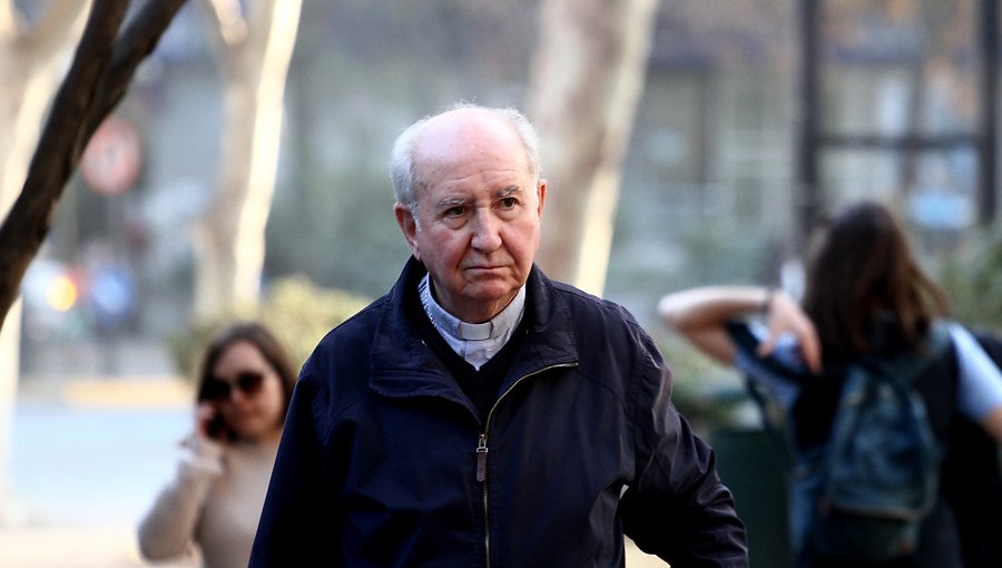 Este jueves declarará como imputado el cardenal Francisco Javier Errázuriz