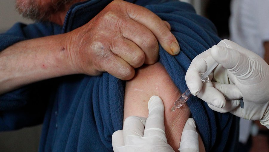 "Vacuna no produce enfermedad": Ministerio de Salud refuerza campaña contra la influenza