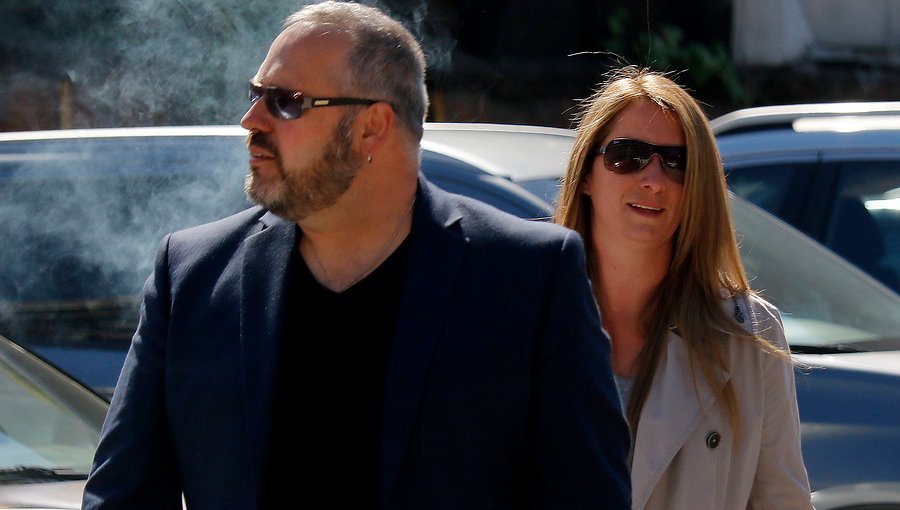 Fiscalía pide 4 años de presidio menor para Natalia Compagnon y Sebastián Dávalos
