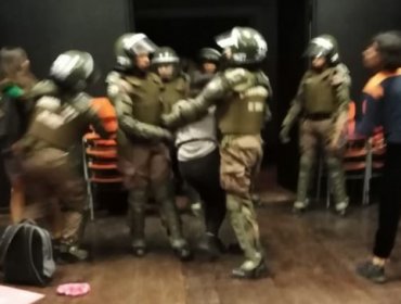 Rector de la U. Católica solicitó desalojar toma feminista en Campus Oriente: 57 detenidos