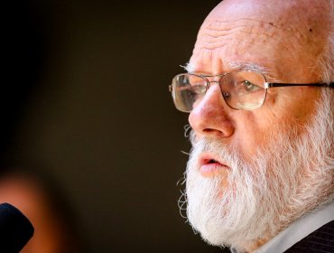 Aós afirma que envió a España a sacerdote denunciado por "problemas de salud"