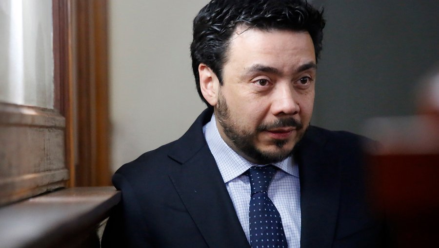Fiscal Emiliano Arias valoró fallo contra el Arzobispado de Santiago por caso Karadima