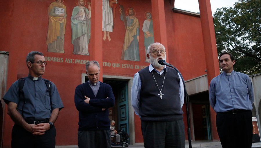 Celestino Aós sostuvo encuentro con sacerdotes abusados por Fernando Karadima